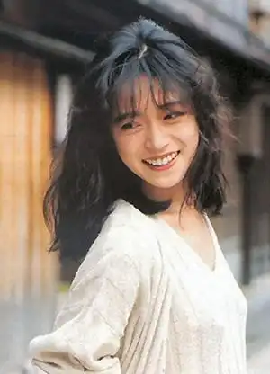 梅艳芳的情敌,被渣男耽误的昭和第一歌姬,她是如何从神坛跌落
