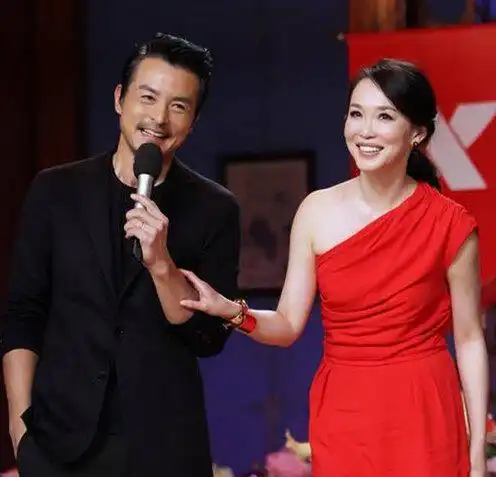 小龙女范文芳父亲去世,女儿低调送别,模样十分憔悴
