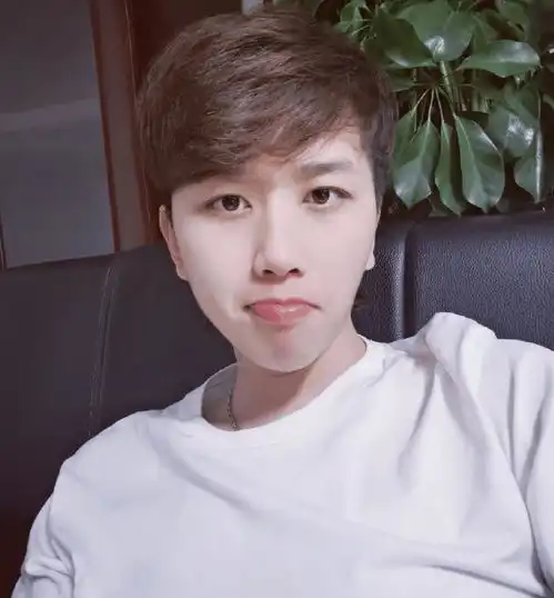 王境泽去参加跑男了官博还特意回复哥,咋没看到你
