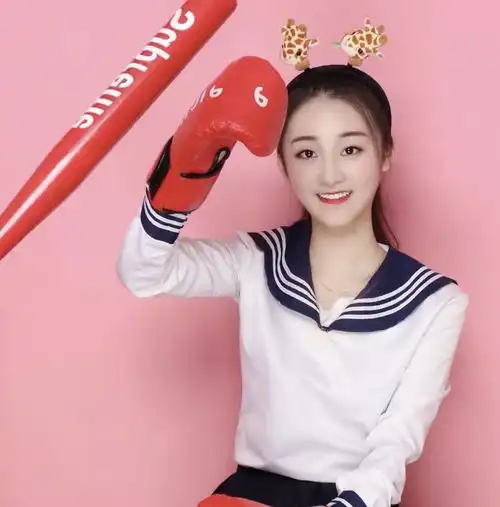 大衣哥回应儿子婚变争议,祝愿陈亚男心想事成,被赞情商高格局大
