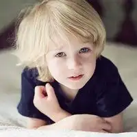 q版人物小正太微信头像图片大全
