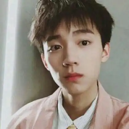 2020男生头像颓废帅气,失望太多的样子
