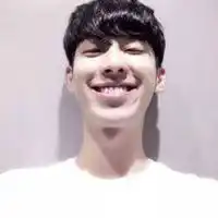 帅气傻笑的男生头像微信头像图片大全
