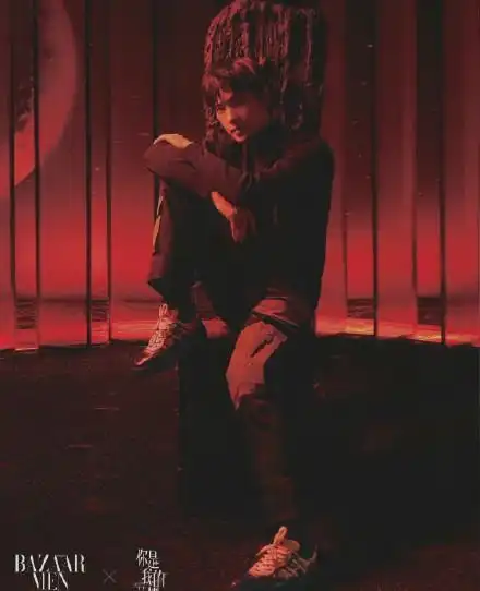 龚俊芭莎男士七月刊,杨洋芭莎男士六月刊,暴露两人表现力差距
