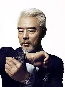 戏里戏外形象反差大,老戏骨时尚街拍走红网络
