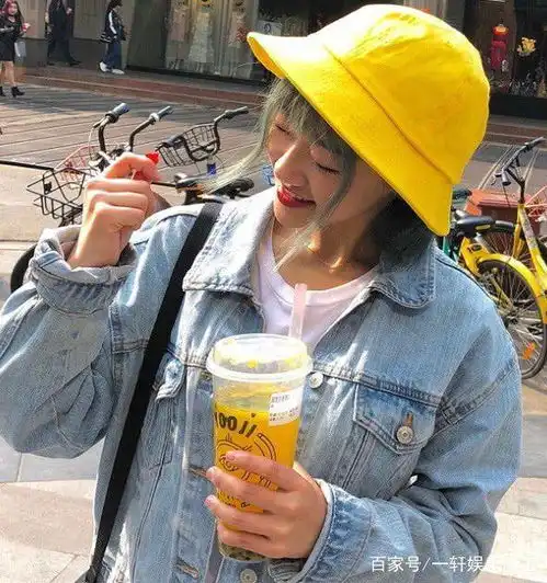 抖音最好运网红,仅凭一个视频走红,网友费启鸣都自愧不如
