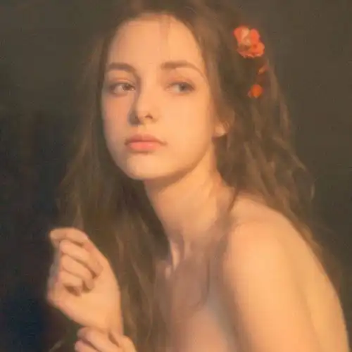 欧美女生头像不要让别人灭了你眼里的光
