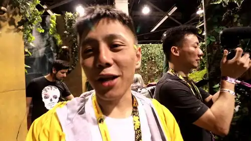 道别北美网红假笑男孩,顺路窥探最大的网红盛典,vidcon
