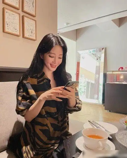 韩剧女神韩艺瑟官宣新恋情,晒餐厅约会照,与男友高调秀恩爱
