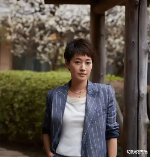 马伊琍更博还深陷热议中,转身又连登两次热搜新男友成焦点
