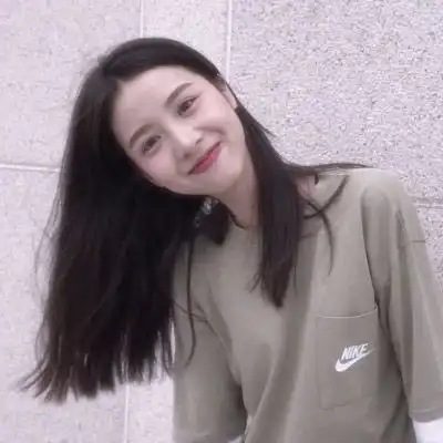 微信头像女生气质淡雅显成熟稳重
