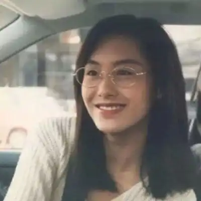 80年代复古港风侧颜美女头像
