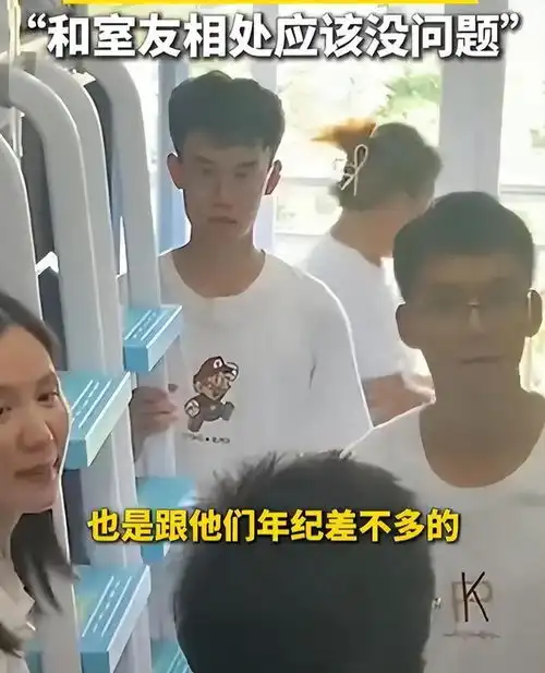 唐尚珺35岁才读大学,男生忍不住羡慕身边的女生都是1819岁的
