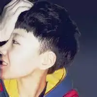 霸气叼烟女生头像时尚女头你永远不懂我的友谊
