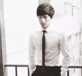 搜狐公众平台白衬衫,杨洋最帅气,老干部霍建华最骚气
