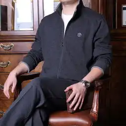 男人会打扮到60岁都不会老,穿最洋气的男装,一点不像中年人
