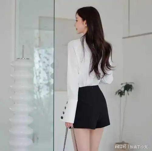 中年女人,最容易跟2种男人发生暧昧
