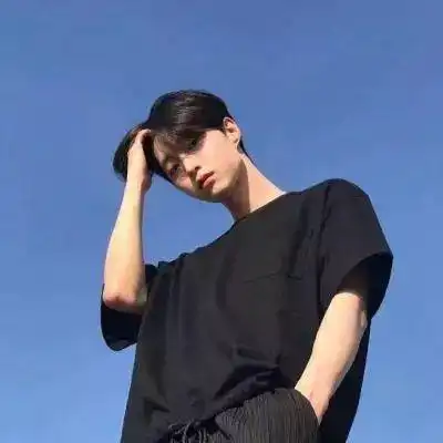 头像充满安全感的爱意文案
