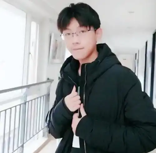 西安交大高颜值男生走红,19岁获得清华直博offer,网友气人
