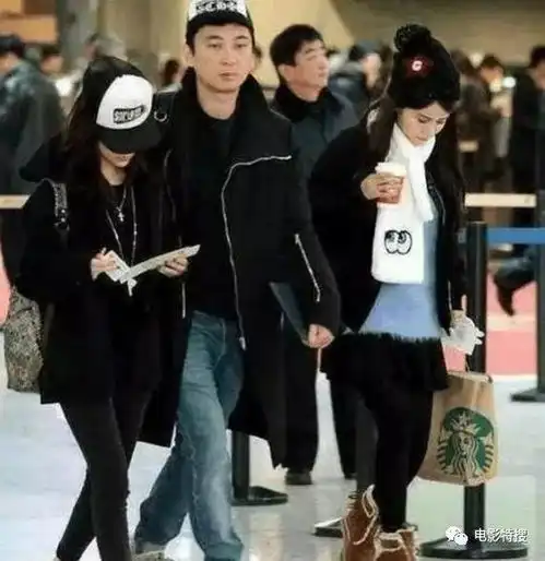 孙俪出行派头不小,而李湘出行才是真的太后出巡,身后有16个保镖贴身保护
