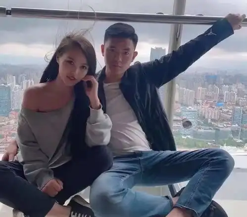 睿瑞妈妈含泪控诉前夫和情侣让一双儿女坠楼还假哭,前夫与情侣照曝光