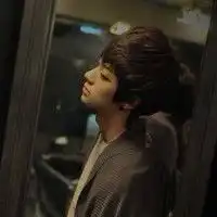 帅气男生微信头像我们彼此相偎相依
