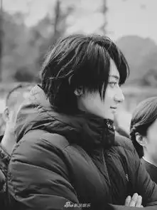 组图艳势番之新青年黄子韬参演网友曝开机路透图
