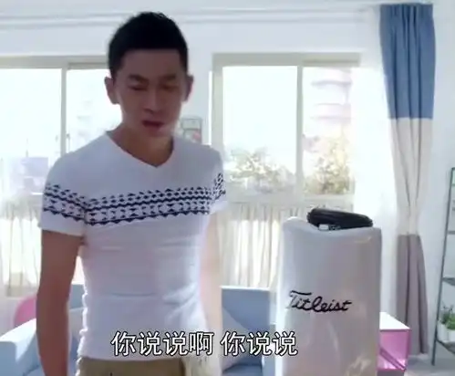 女孩国外回来住闺蜜家,恰巧闺蜜男友正在角色扮演,玩的还挺多
