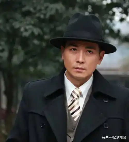 笑不活了秦海璐看保剑锋跳舞的表情火了,我笑死在网友的评论区
