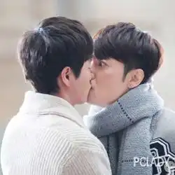 致青春上演男男kiss男主仗着皮肤好就胡来
