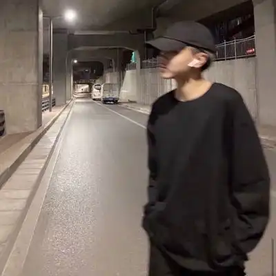 超霸气的炫酷男生空间头像真人所有不合适的相遇都遗憾的让人心疼
