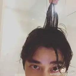 李易峰发70万红包,将冲击土豪榜排第一
