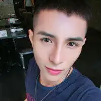 这人叫啥名阿
