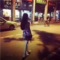 有女生的头像背影的吗
