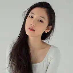 你们怎么看待身为男生的我用女生当扣扣头像
