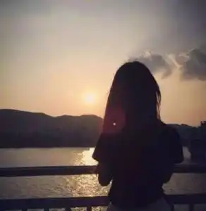 谁有另一个男头情侣头像的
