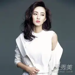 素颜女神王丽坤发型中分or斜刘海都有气质
