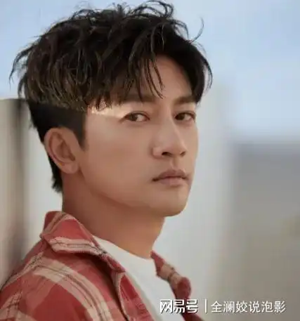 2004年主持人问苏有朋你对林心如动过心吗一旁的林心如

