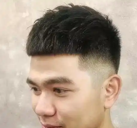 如何跟理发师描述自己想要的发型
