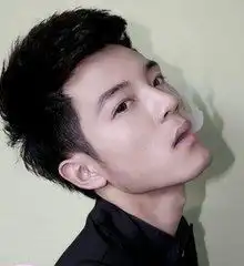 短发女生正面照片真实微信头像图片大全
