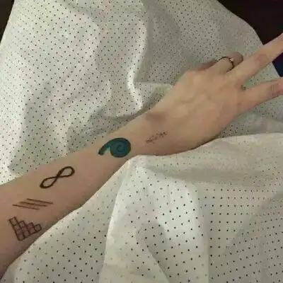 社会人头像纹身男胡子拉