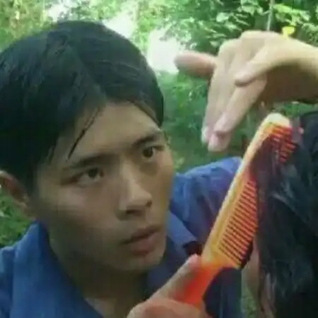 搞笑情侣头像逗逼沙雕一对两张真人
