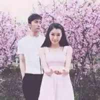 一男两女三人闺蜜头像悲伤的最好的背影
