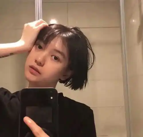 憨憨女头幸运的事你只要做自己就会有人爱你
