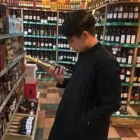 梁槿
