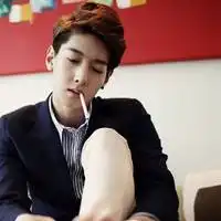 青春帅气的qq男生头像看穿我的逞强保护我的脆弱
