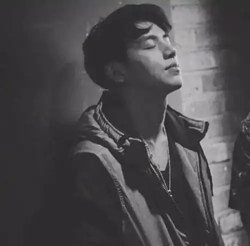 我若不是你的唯一那么请保持距离
