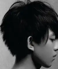 求伤感一点的qq闪动头像要男的
