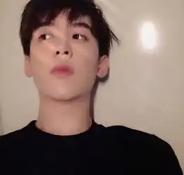 未成年男孩子,睡觉时出现有这3个表现,多半是在悄悄长个
