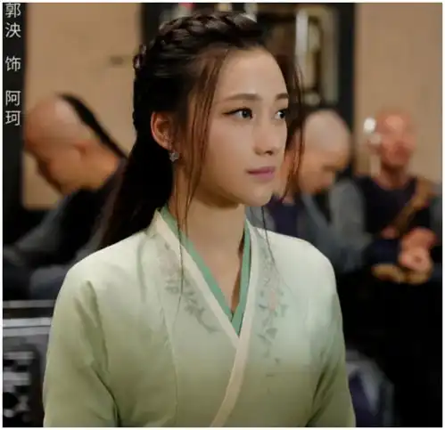 颜值不够,又没有让人忽略颜值的演技,就别演绝世美人了吧
